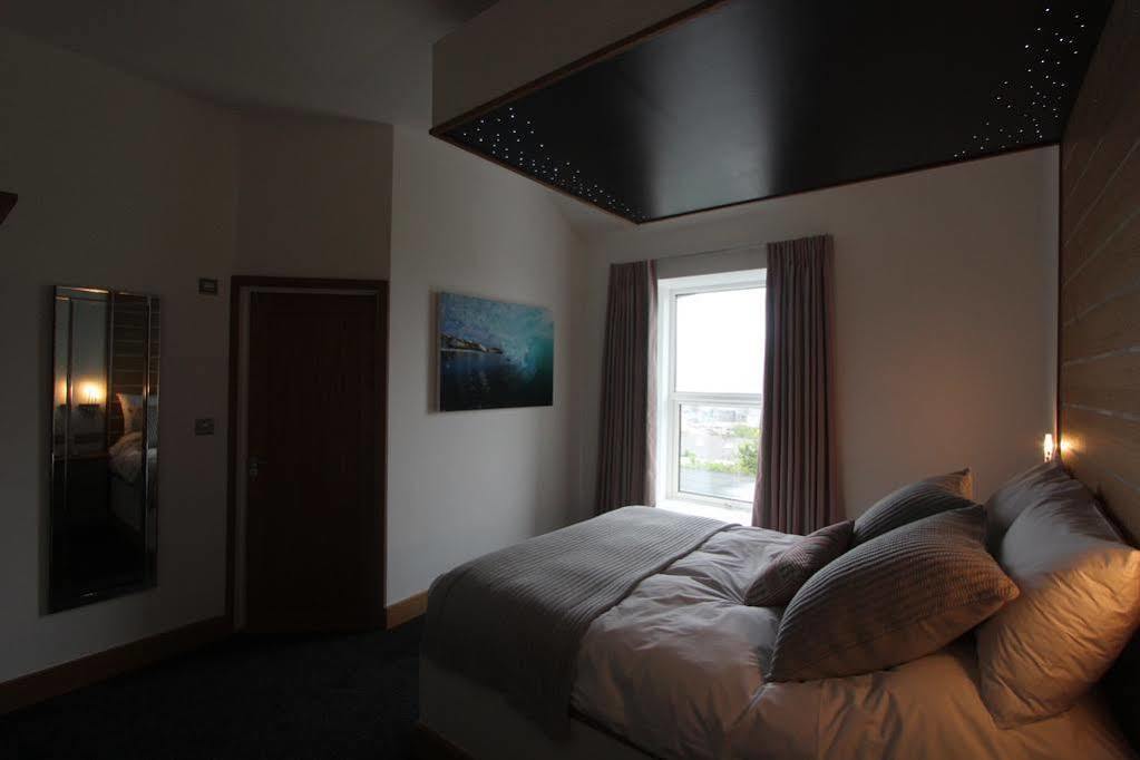 The Oceanic Luxury Aparthotel Falmouth Exterior foto